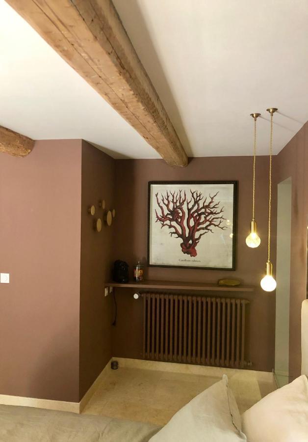 La Maison Des Lonnes Châteaurenard Exterior foto